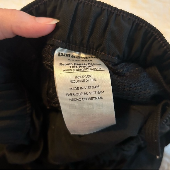 Patagonia Women's Barely Baggies Black Shorts 2.5” - Picture 4 of 5